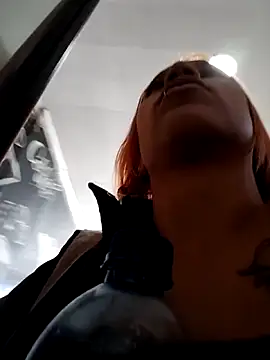 Snapshot of Zoe73_ chatting on 10-21-25, 03:35 Zoe73 online show from 10-21-25, 03:35