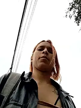 Snapshot of Zoe73_ chatting on 10-27-25, 06:45 Zoe73 online show from 10-27-25, 06:45