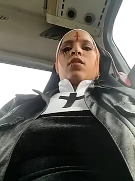 Snapshot of Zoe73_ chatting on 10-31-25, 08:10 Zoe73 online show from 10-31-25, 08:10