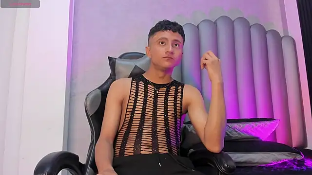  Leohot  online show from 10-25-25, 03:47