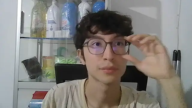 Snapshot of Kevintdx chatting on 09-18-25, 02:57 Kevintdx online show from 09-18-25, 02:57