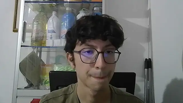 Snapshot of Kevintdx chatting on 09-22-25, 01:40 Kevintdx online show from 09-22-25, 01:40