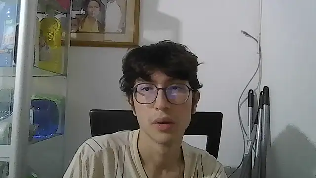 Snapshot of Kevintdx chatting on 10-04-25, 03:37 Kevintdx online show from 10-04-25, 03:37