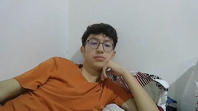 Snapshot of Kevintdx chatting on 11-16-25, 10:15 Kevintdx online show from 11-16-25, 10:15