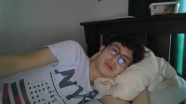 Snapshot of Kevintdx chatting on 11-21-25, 06:39 Kevintdx online show from 11-21-25, 06:39