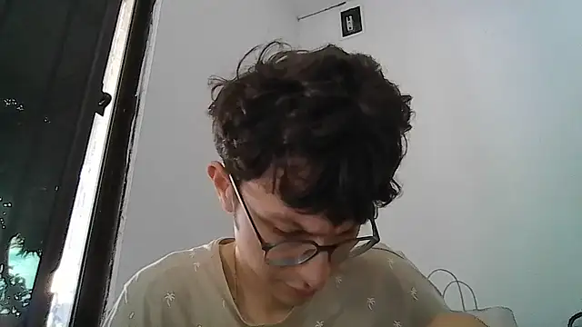 Snapshot of Kevintdx chatting on 11-25-25, 06:52 Kevintdx online show from 11-25-25, 06:52