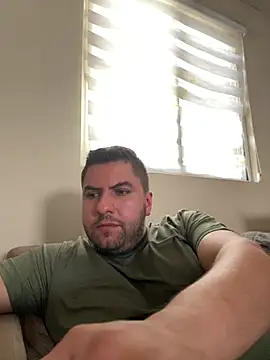 raulgzz4 online show from 05-12-26, 06:38