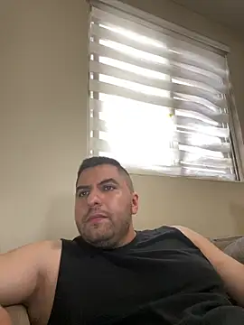 raulgzz4 online show from 05-26-26, 04:14