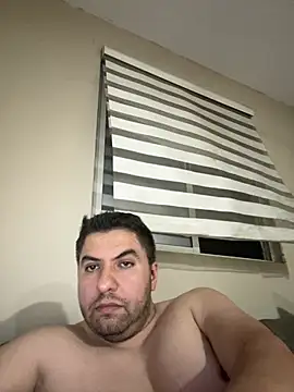 raulgzz4 online show from 07-03-26, 06:09
