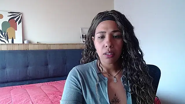 IVONNE COLLINS33 online show from 09-26-25, 03:38