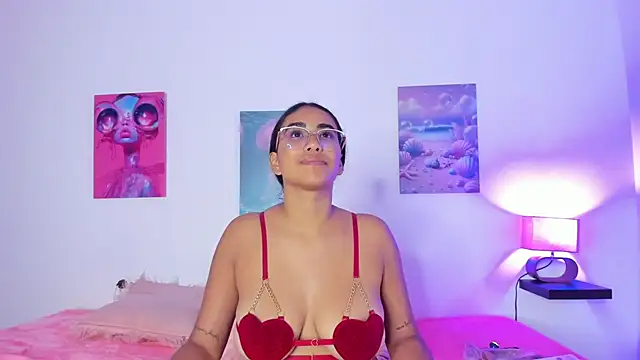 tyra bankss  online show from 10-22-25, 03:07