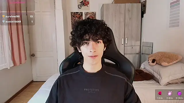 Nude Boy18 online show from 05-25-26, 10:27