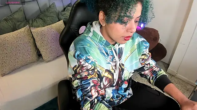 Snapshot of momo_ayasse chatting on 09-20-25, 12:39 momo ayasse online show from 09-20-25, 12:39