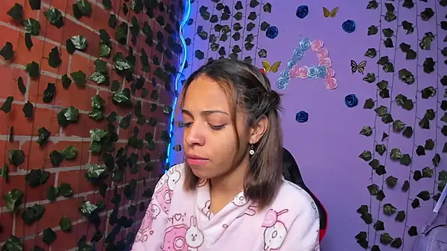 yumi hanna online show from 11-06-25, 12:33