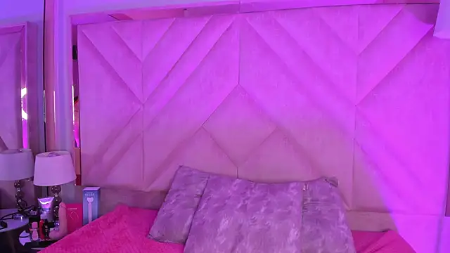 SofiJones  online show from 11-10-25, 09:36