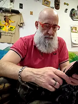 Snapshot of barbaszztop chatting on 03-05-26, 07:04 barbaszztop online show from 03-05-26, 07:04