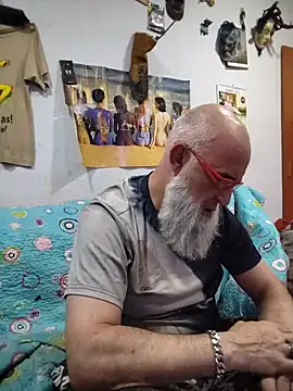 Snapshot of barbaszztop chatting on 05-19-26, 05:25 barbaszztop online show from 05-19-26, 05:25