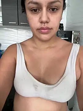 Snapshot of lunita_sweet5 chatting on 02-18-26, 04:03 lunita sweet5 online show from 02-18-26, 04:03