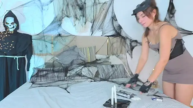 Little mia   online show from 10-24-25, 10:06