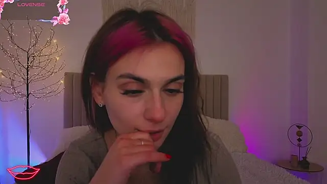 Little mia   online show from 04-14-26, 09:43