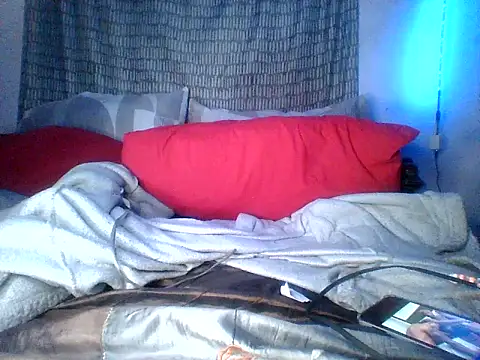 Snapshot of shemale_fantasyXX chatting on 02-11-26, 01:32 shemale fantasyXX online show from 02-11-26, 01:32