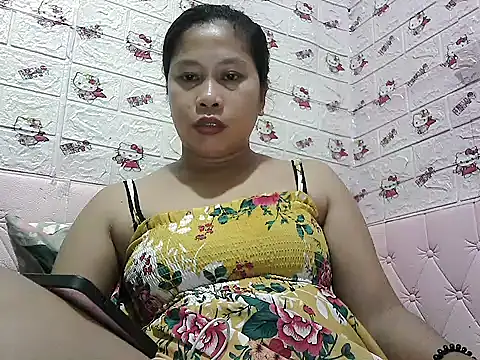 Pilipinalyn23 online show from 05-25-26, 11:27