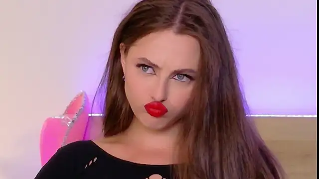 Sienna Voss online show from 10-04-25, 09:46