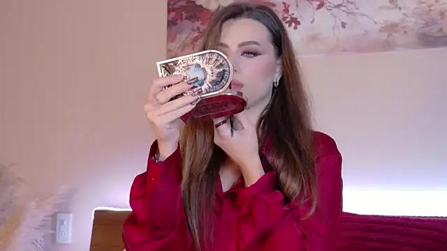 Sienna Voss online show from 05-17-26, 08:27