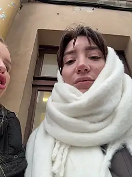 BallerinaCappuccino  online show from 12-17-25, 09:37