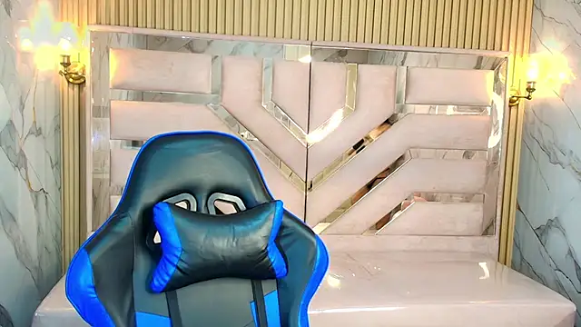 zoe r  online show from 10-22-25, 03:18