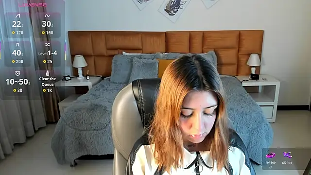 Catti Brie online show from 10-14-25, 12:06