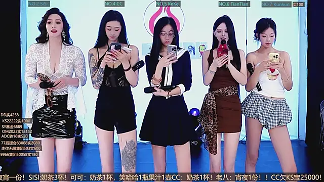 Snapshot of SK10010 chatting on 10-13-25, 02:28 SK10010 online show from 10-13-25, 02:28