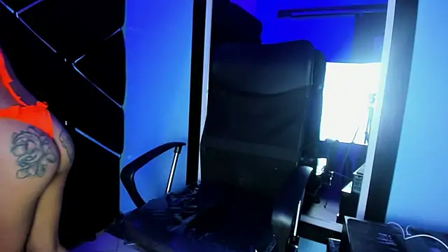 Violetta Rousse  online show from 02-28-26, 04:19