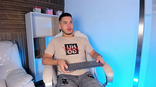 Axel grey  online show from 09-19-25, 12:17