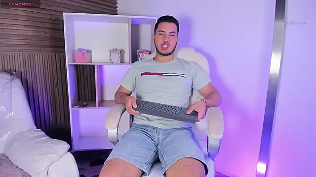 Axel grey  online show from 11-06-25, 12:28