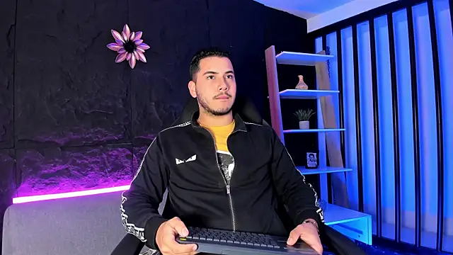 Axel grey  online show from 12-16-25, 12:21