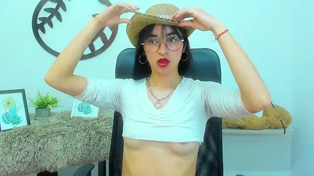  Amatista Fire online show from 10-22-25, 02:06