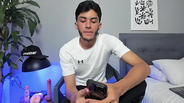 Tylerffoxx online show from 07-06-26, 11:07