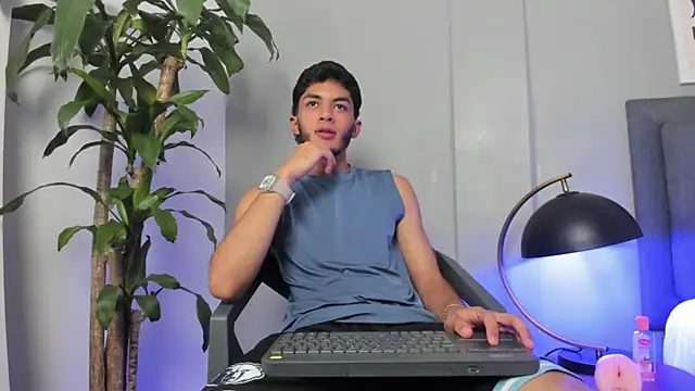 Tylerffoxx online show from 07-14-26, 10:26