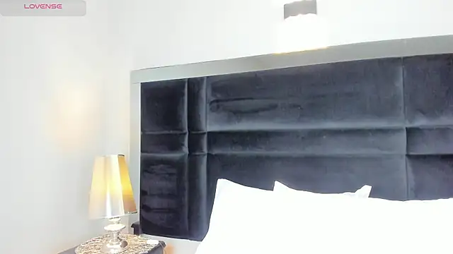 CarolineLee  online show from 03-20-26, 10:36