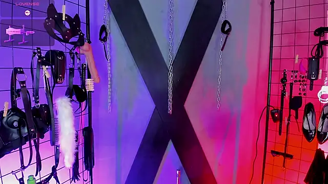 Snapshot of VictoryaLiah_BDSM chatting on 11-11-25, 10:37 VictoryaLiah BDSM online show from 11-11-25, 10:37