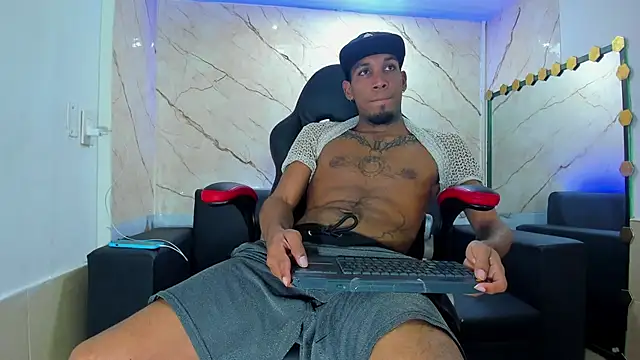 Snapshot of DIEGO_WICKED chatting on 09-22-25, 07:27 DIEGO WICKED online show from 09-22-25, 07:27