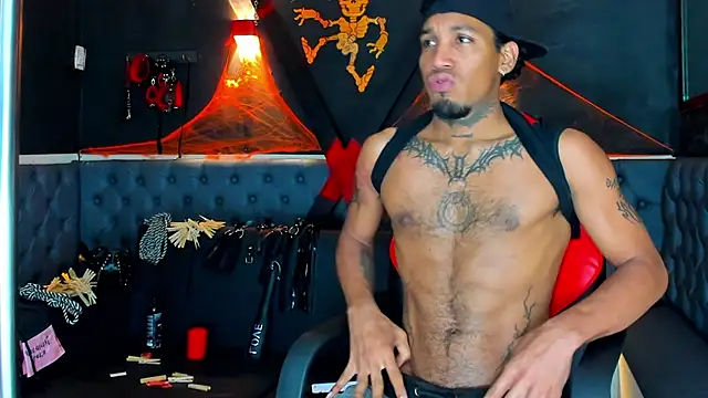 Snapshot of DIEGO_WICKED chatting on 10-29-25, 12:29 DIEGO WICKED online show from 10-29-25, 12:29