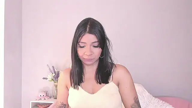 Snapshot of Laura-angeel chatting on 02-09-26, 05:28 Laura-angeel online show from 02-09-26, 05:28