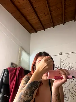 Paulina-Wells online show from 10-27-25, 10:03