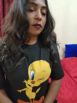 Snapshot of Hotbhabi305 chatting on 02-26-26, 05:45 Hotbhabi305 online show from 02-26-26, 05:45