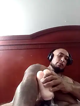 Snapshot of Mac15151 chatting on 06-12-26, 12:42 Mac15151 online show from 06-12-26, 12:42