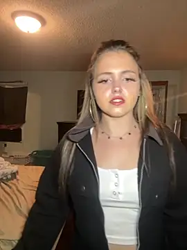 Snapshot of JuicyExxxperience chatting on 10-23-25, 10:03 JuicyExxxperience online show from 10-23-25, 10:03