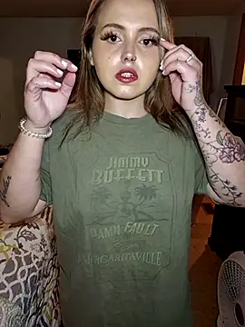 Snapshot of JuicyExxxperience chatting on 11-12-25, 04:13 JuicyExxxperience online show from 11-12-25, 04:13