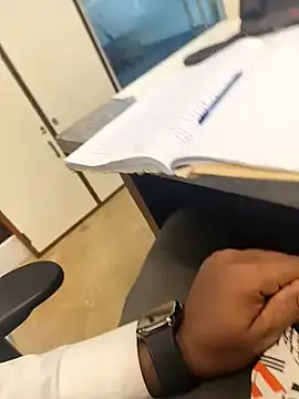 hotboy43339 online show from 10-10-25, 09:19